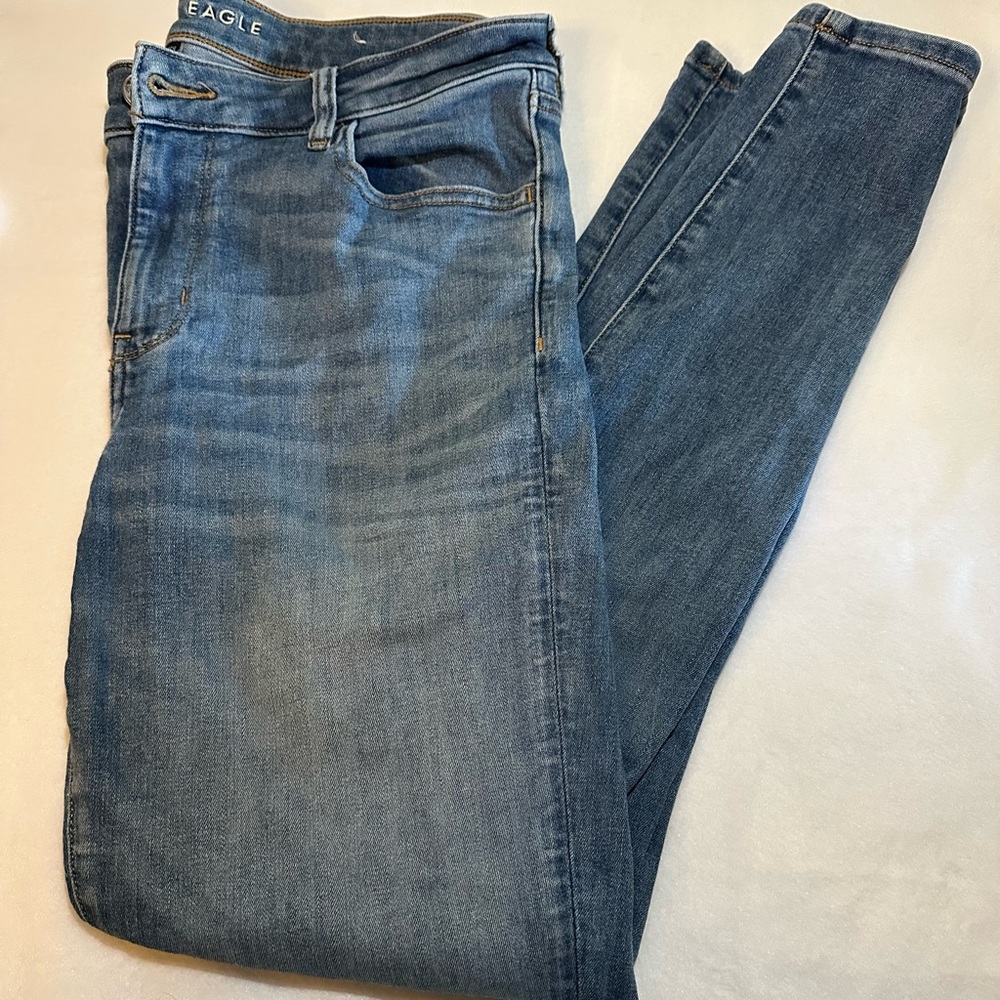 American Eagle size 14 L skinny jegging blue jeans next level stretch